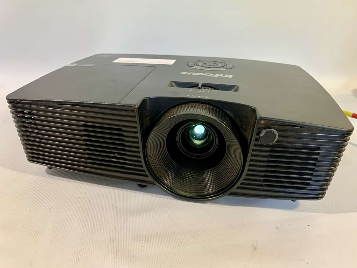 InFocus IN220 DLP Projector