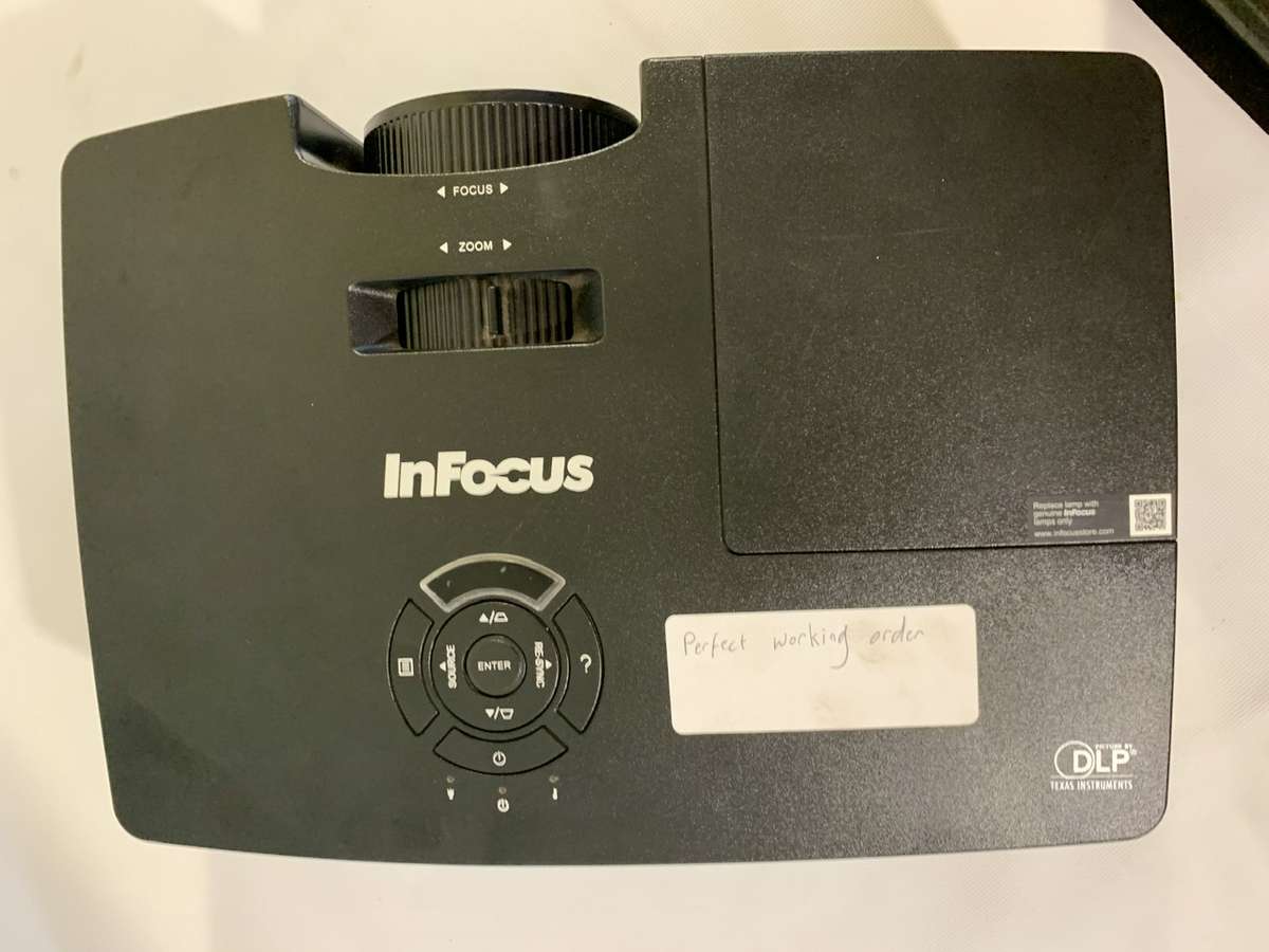 InFocus IN220 DLP Projector