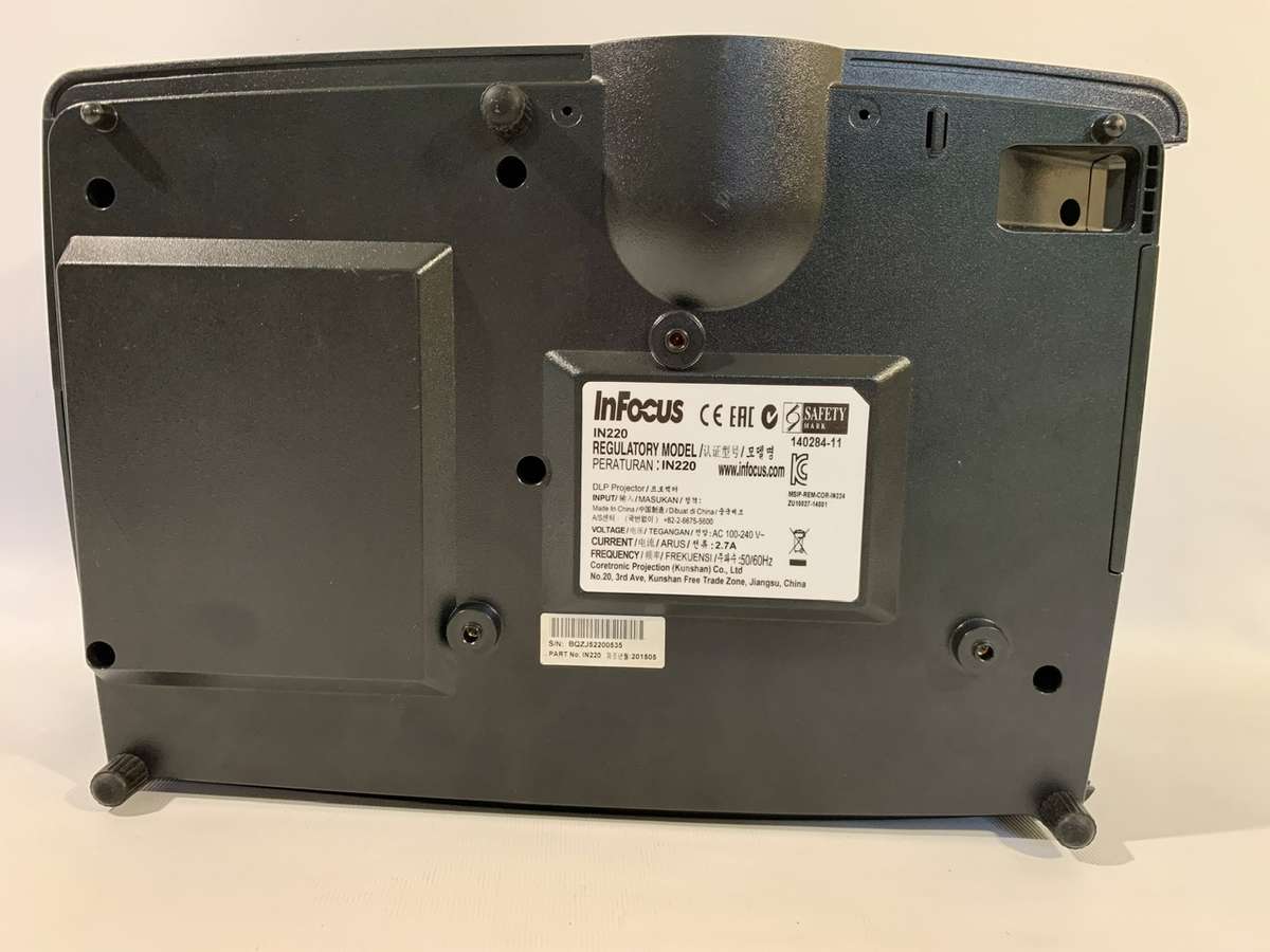 InFocus IN220 DLP Projector