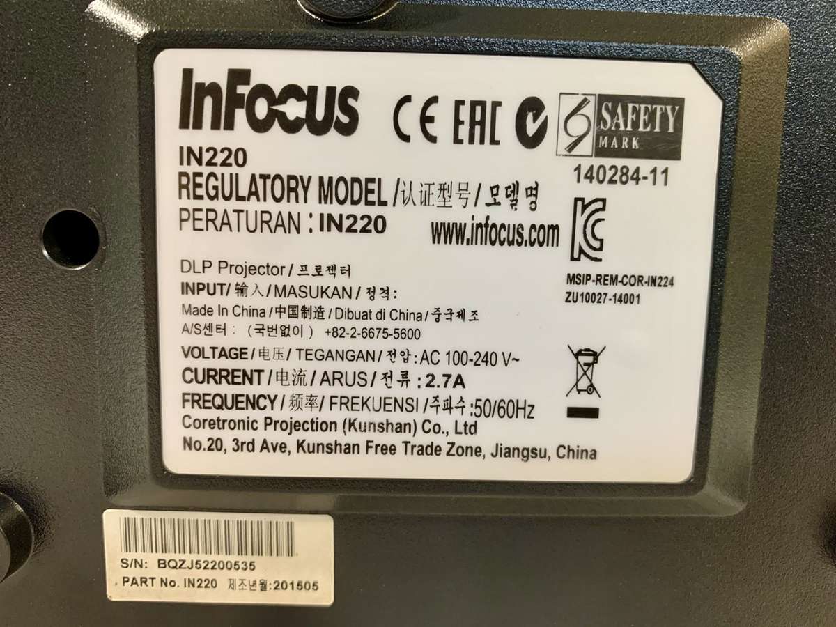 InFocus IN220 DLP Projector