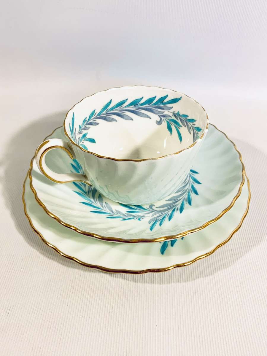 Exquisite Minton Bone China Teacup Trio  Symphony Pattern (S-557)