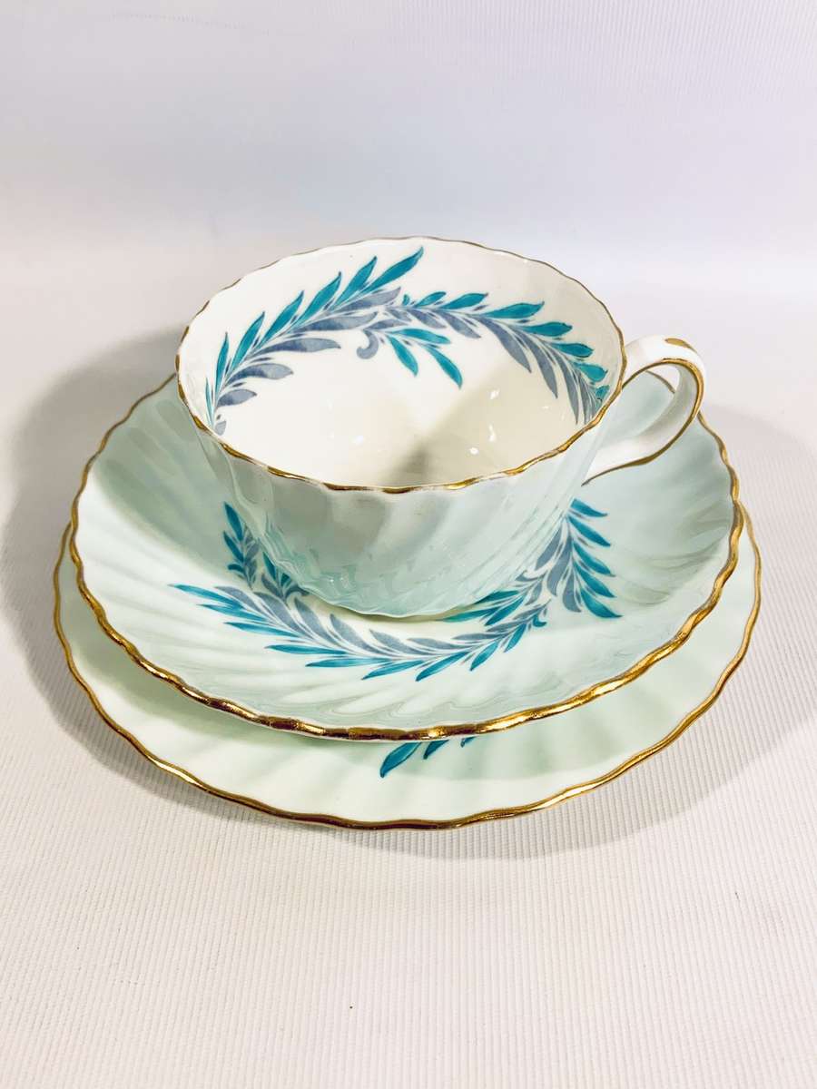 Exquisite Minton Bone China Teacup Trio  Symphony Pattern (S-557)