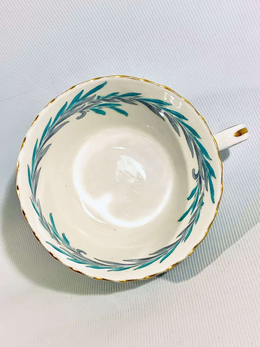Exquisite Minton Bone China Teacup Trio  Symphony Pattern (S-557)