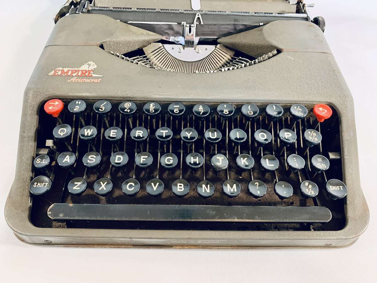 Empire Aristocrat Typewriter (works, but needs adjustment)