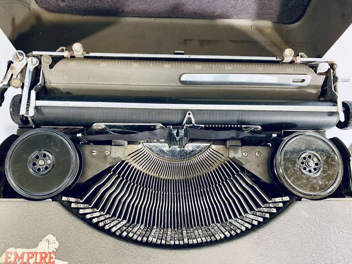 Empire Aristocrat Typewriter (works, but needs adjustment)
