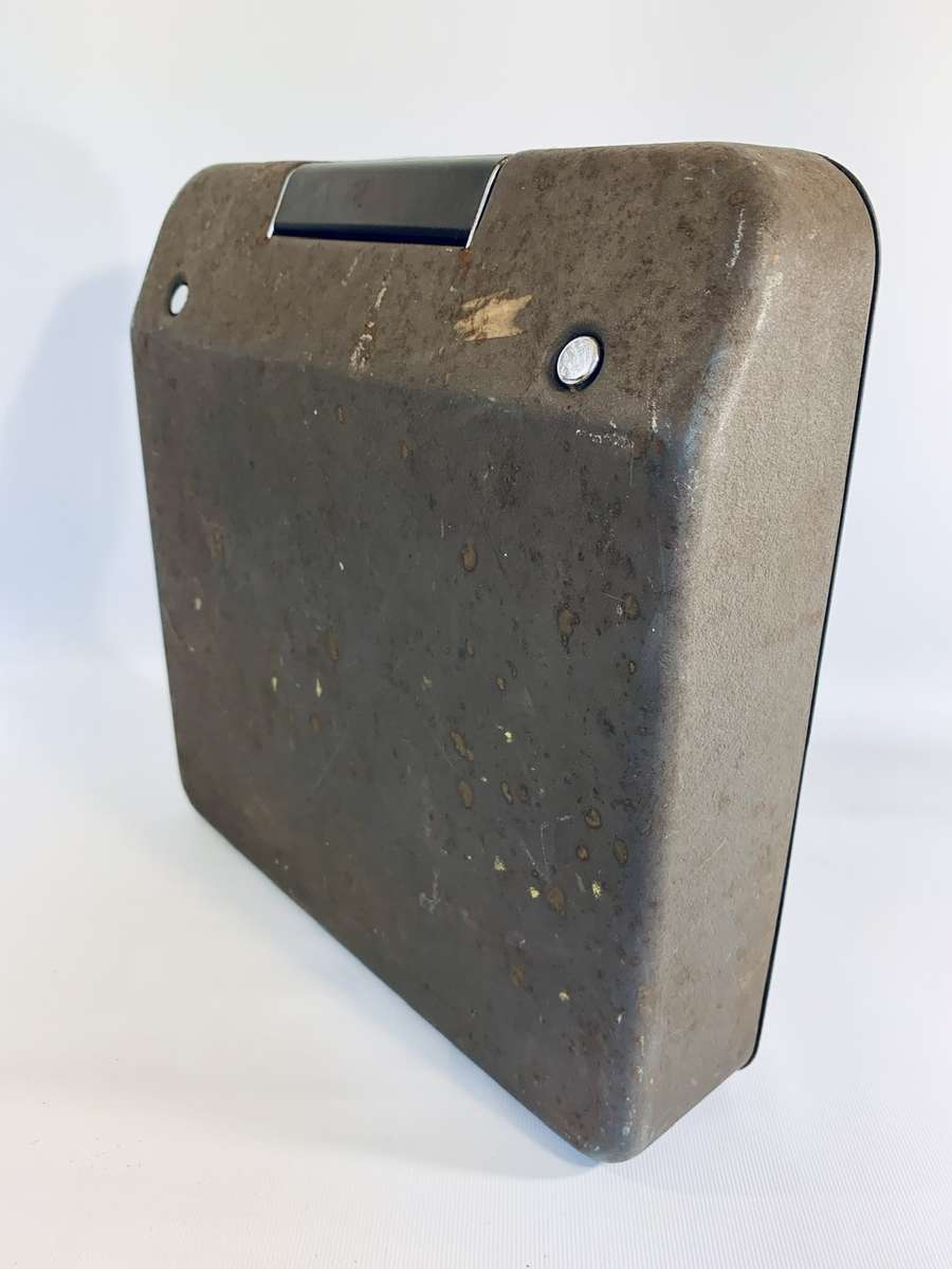 Empire Aristocrat Typewriter (works, but needs adjustment)