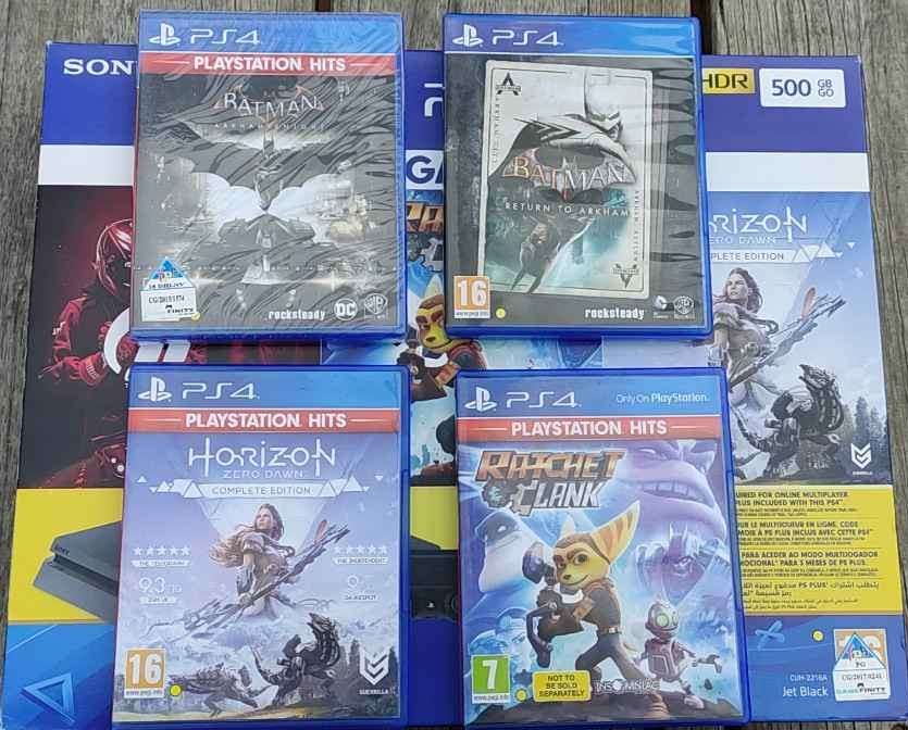 Playstation 4 Slim 500GB SSD + 4 Games