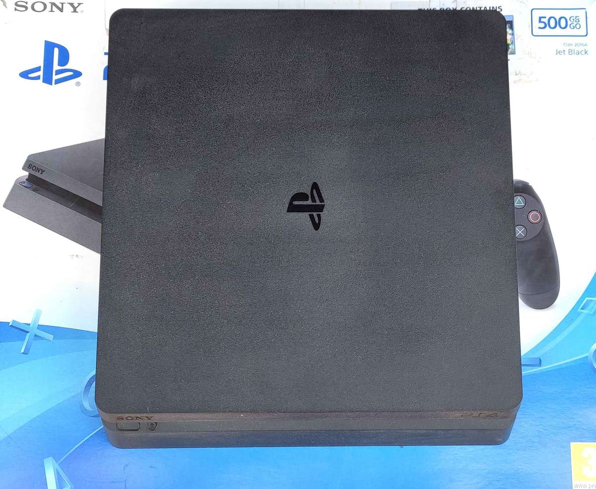 Playstation 4 Slim 500GB + 2 Games