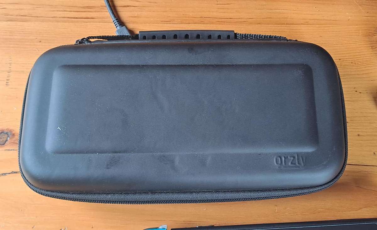 Nintendo Switch V2 + 128 gigabyte Sd card