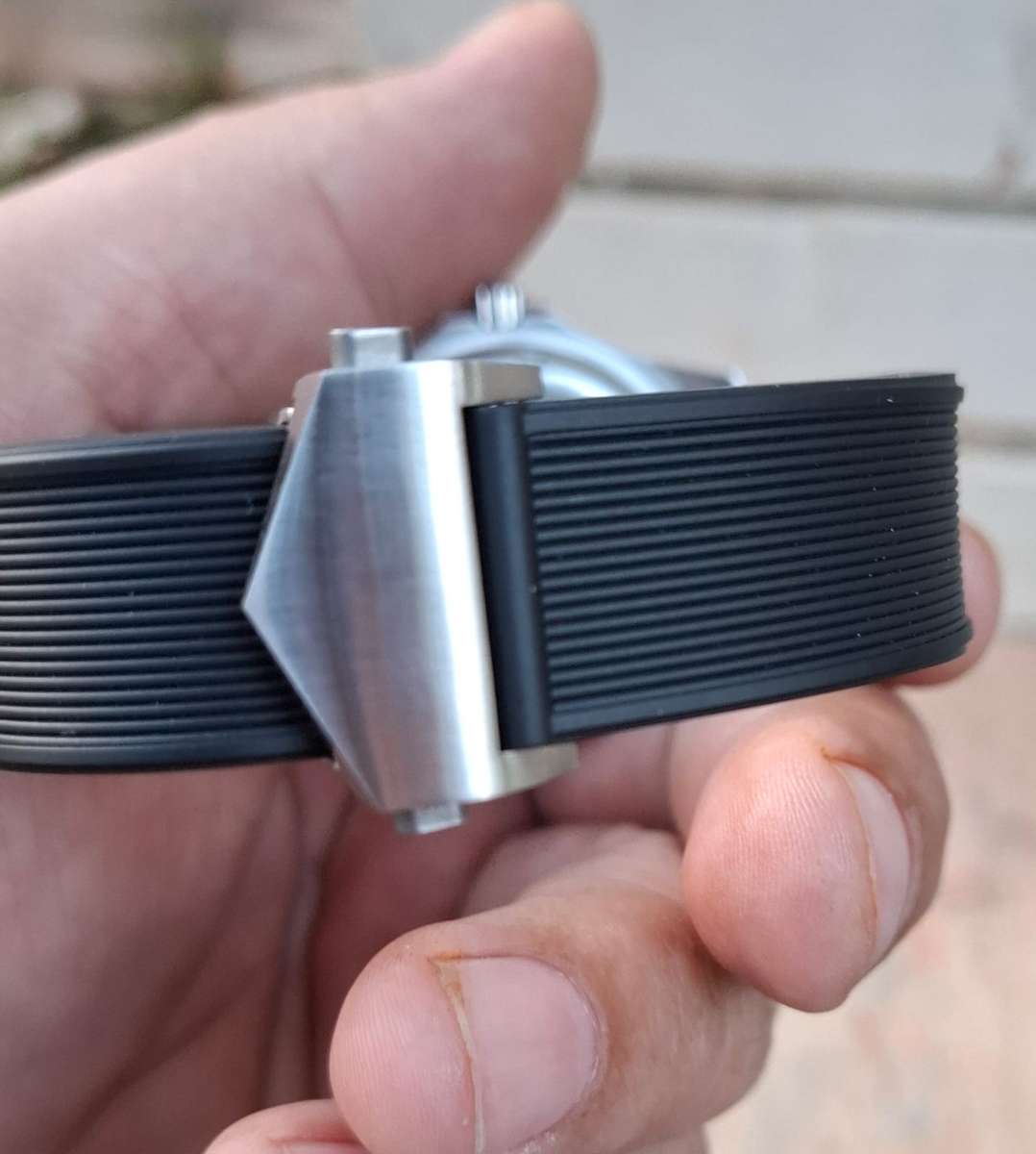 Tag Heuer Mens 2000 Classic Quartz Black Dial WK1110