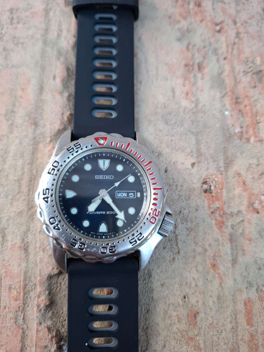 Seiko Quartz 200M Divers Watch 7N36-6A49
