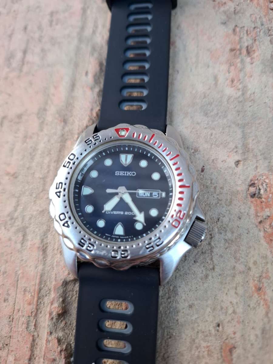 Seiko Quartz 200M Divers Watch 7N36-6A49