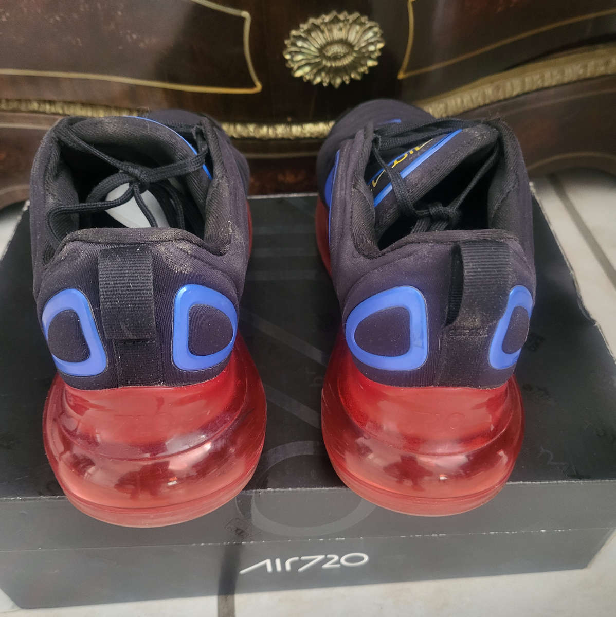 Nike Air Max 720 Black Blue Red Sneakers