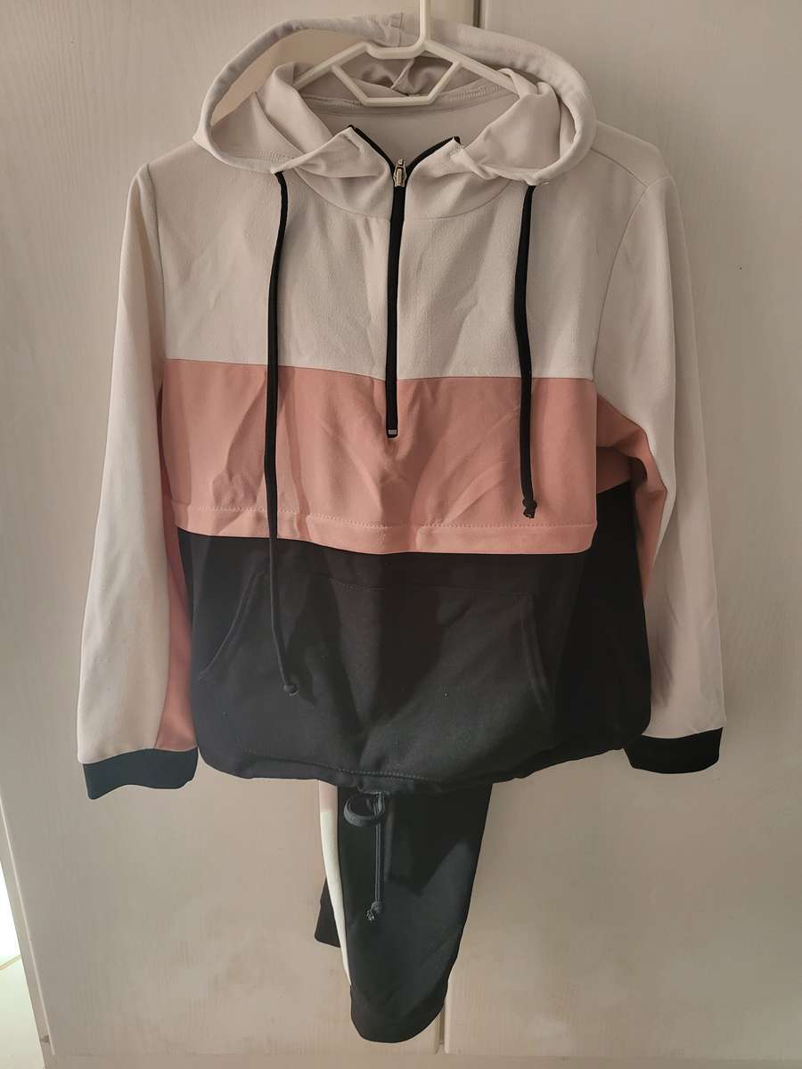 Beautiful Casual Tracksuit!