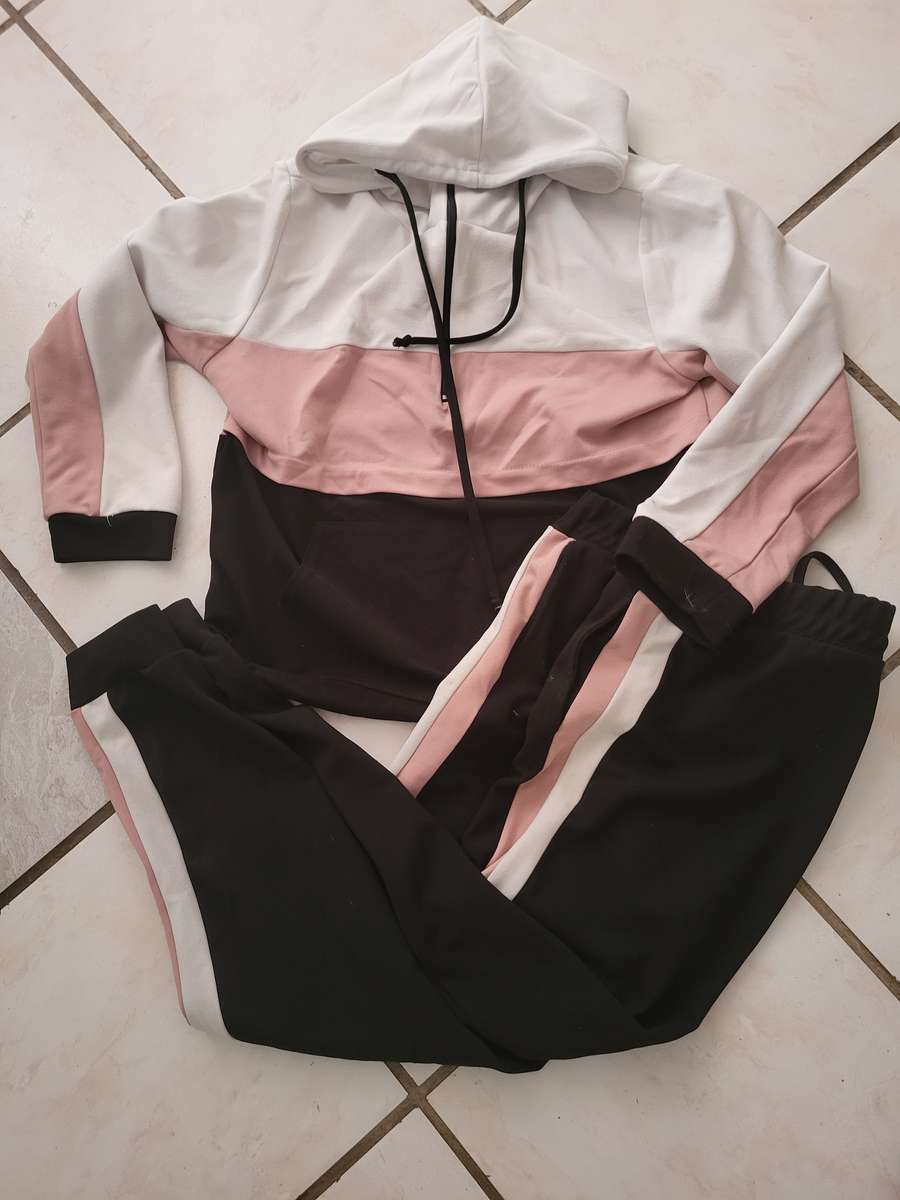 Beautiful Casual Tracksuit!