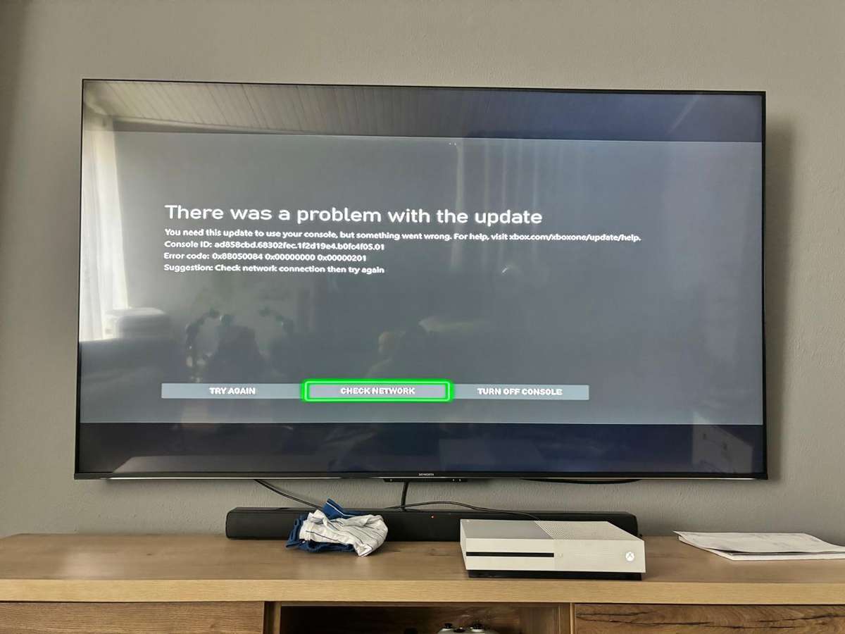 Xbox one consol with 2 remotes and wireless charger