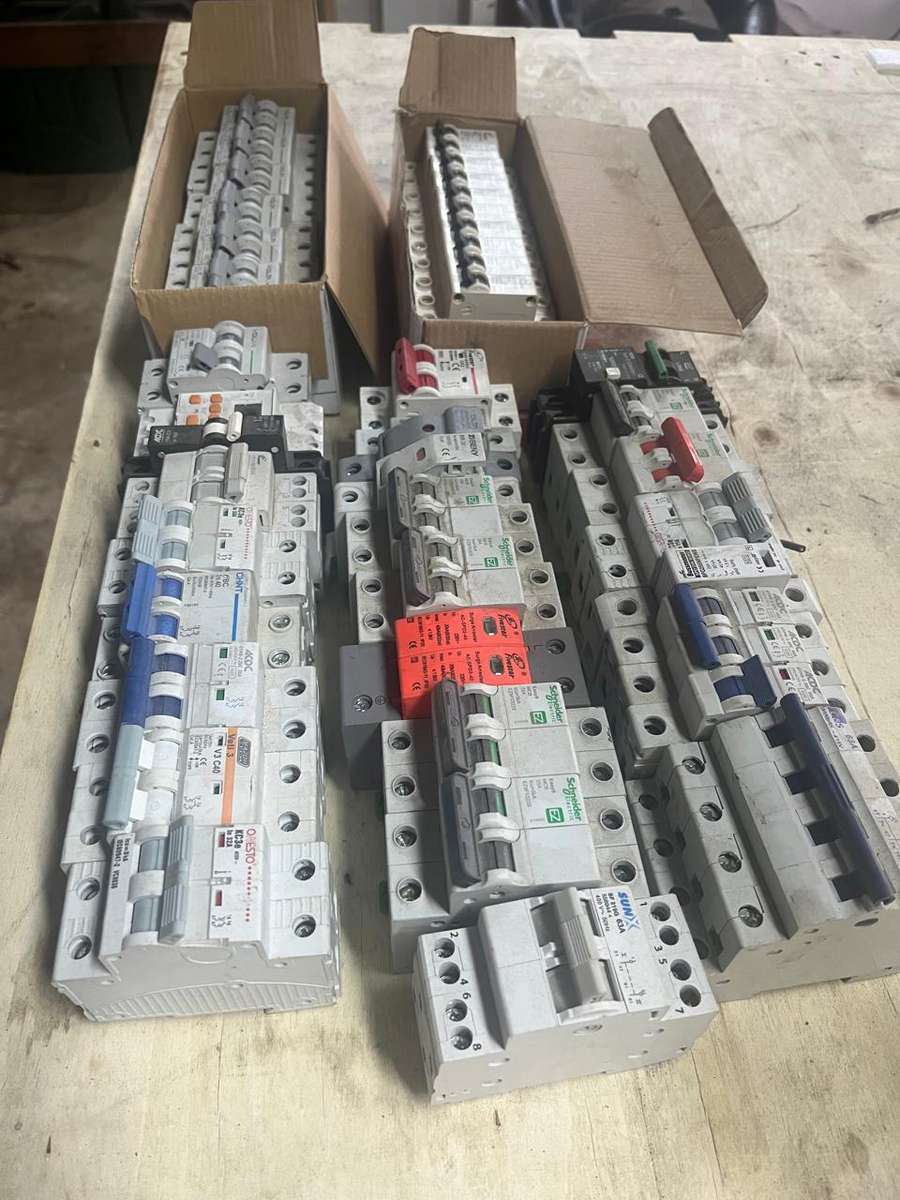 Electrical Swithes( breakers) ×40