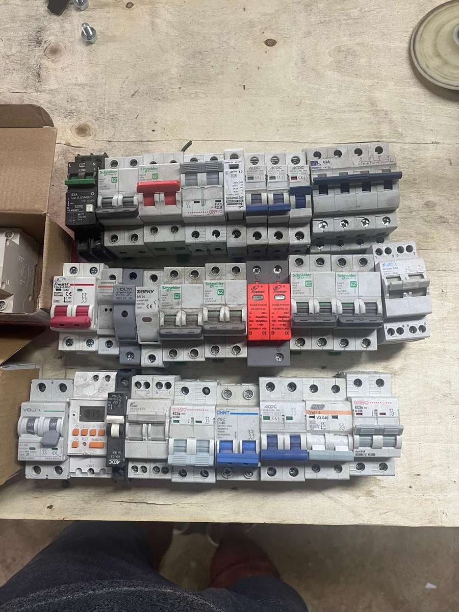 Electrical Swithes( breakers) ×40