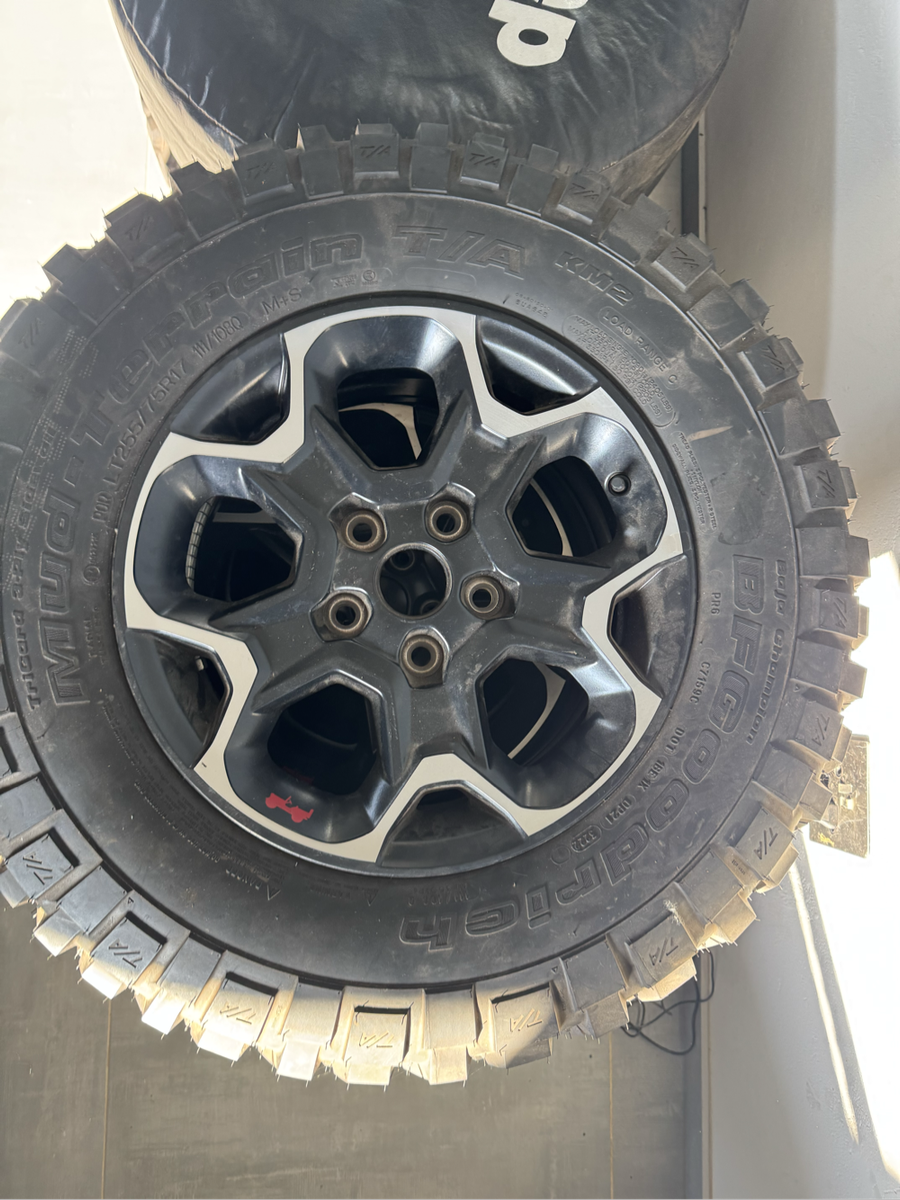 5x 2023 Jeep Wrangler Rubicon 3.6L V6 Unlimited Original Tyres and Mags