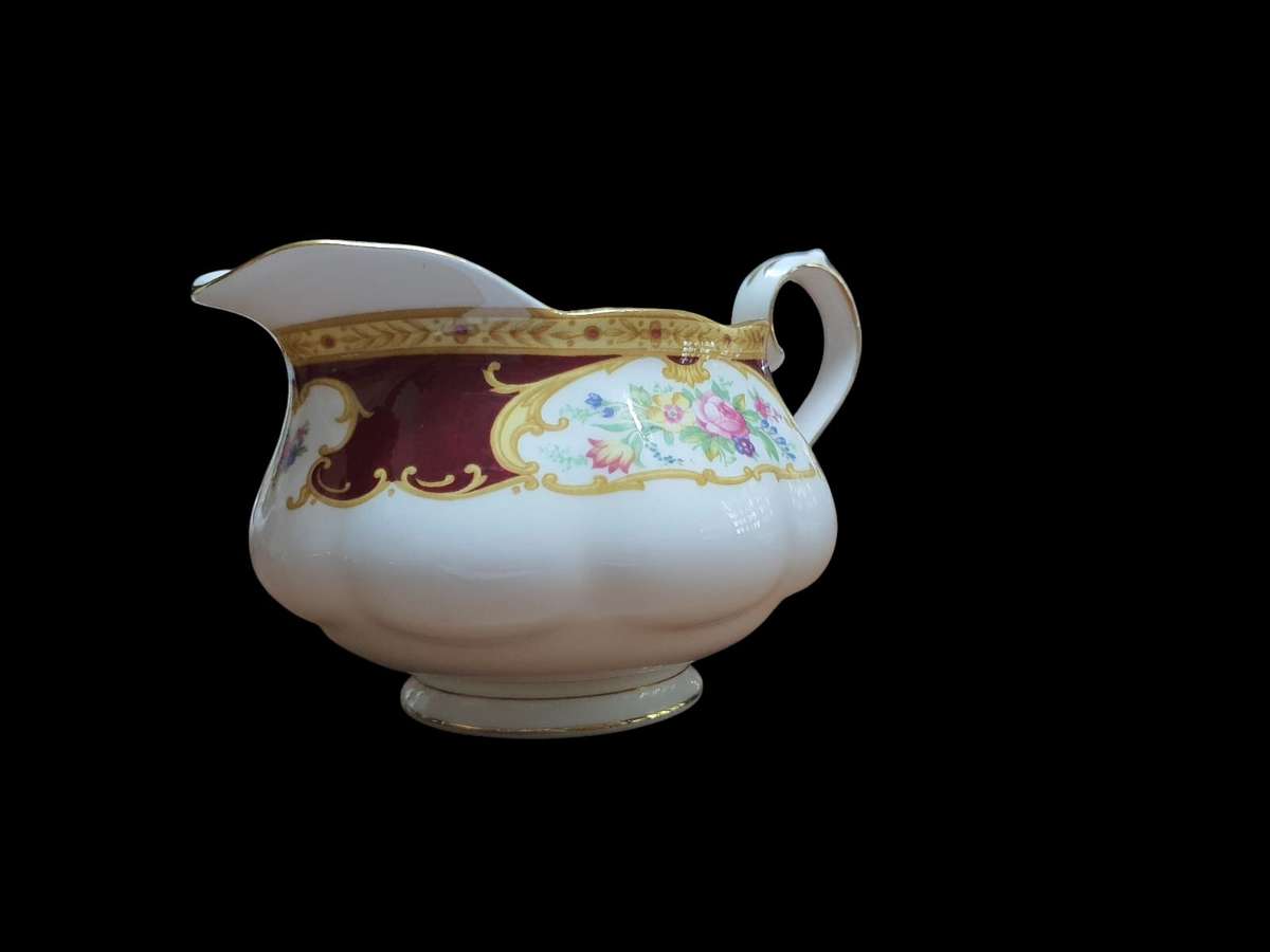 Royal Albert Lady Hamilton 20Pc dinner set