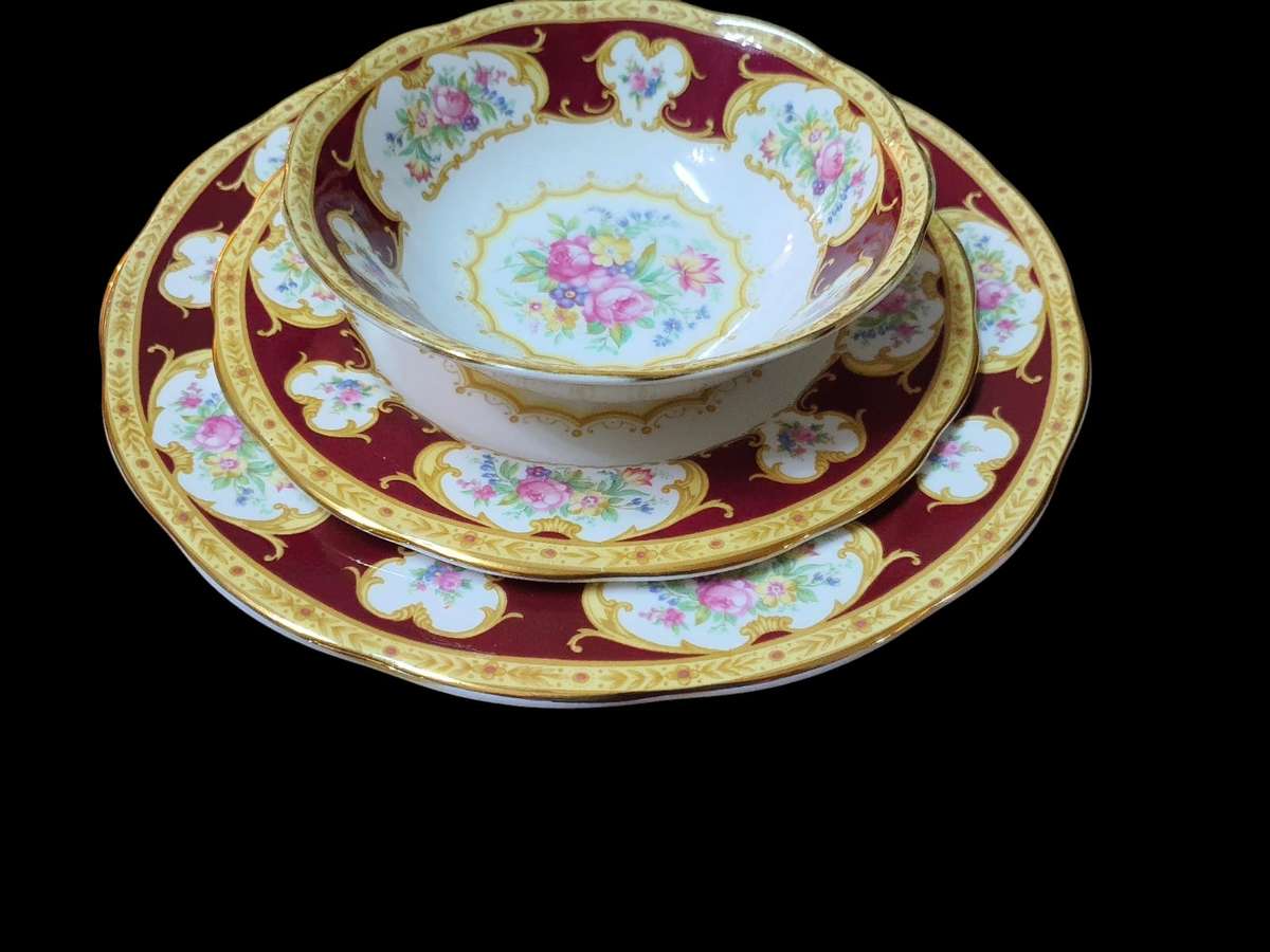 Royal Albert Lady Hamilton 20Pc dinner set