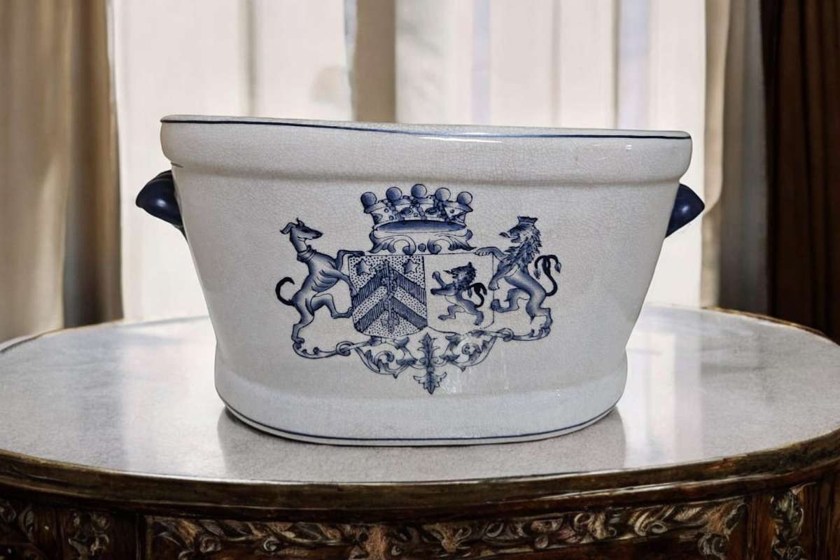 Victorian Style ceramic blue and white decorative ice bucket or planters