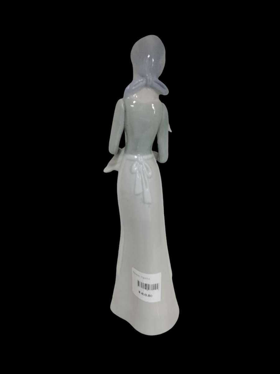 Lladro Style Vintage Porcelain Figurine of a Girl With Goose,