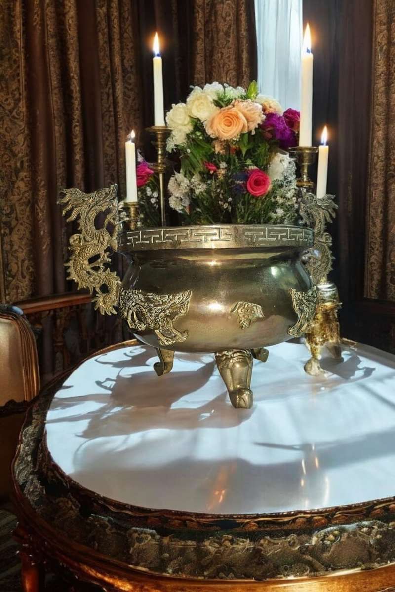 19th century Chinese brass jardinière