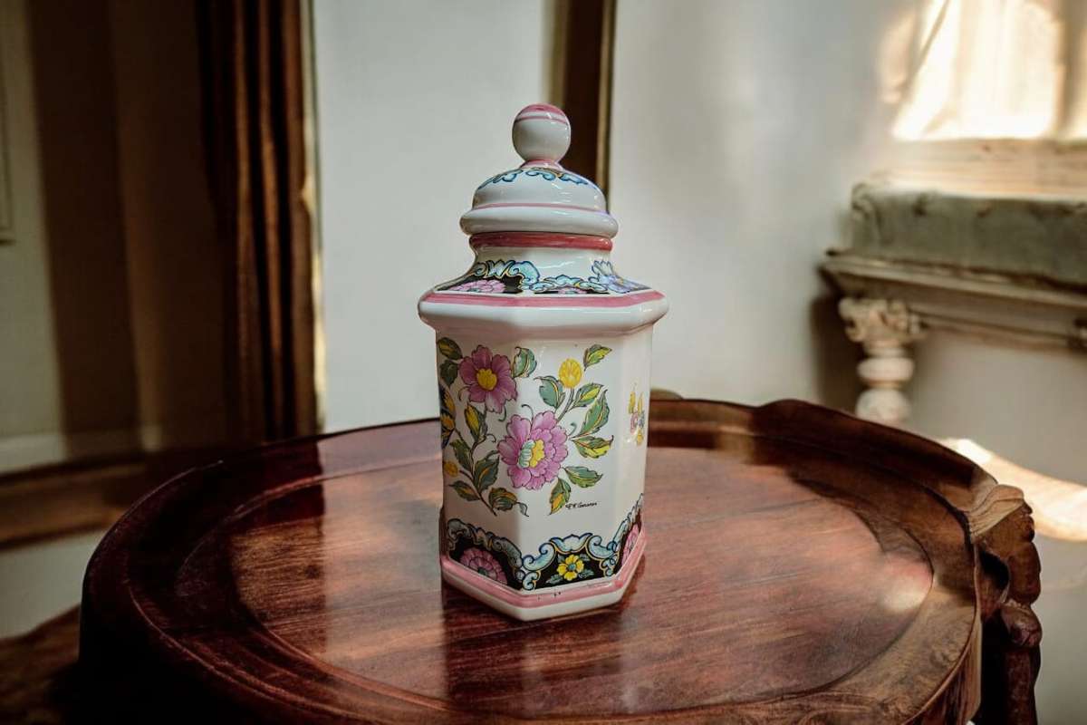 LARGE VINTAGE HEXAGONAL HAND PAINTED GINGER JAR