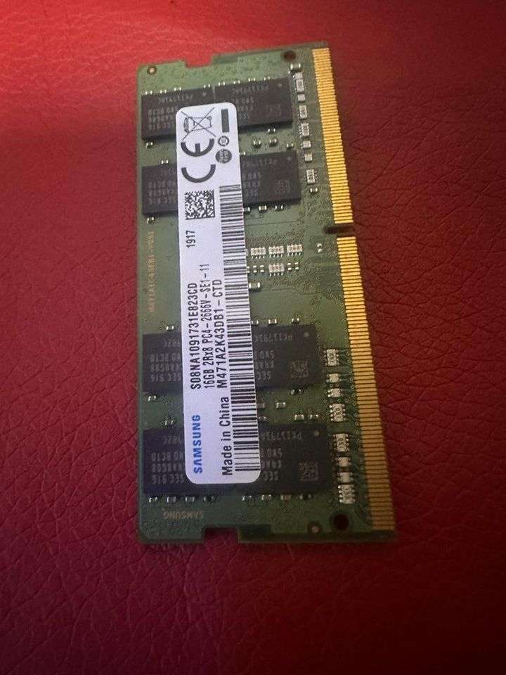 SAMSUNG 16GB 2Rx8 PC4 - 2666V-SE1-11