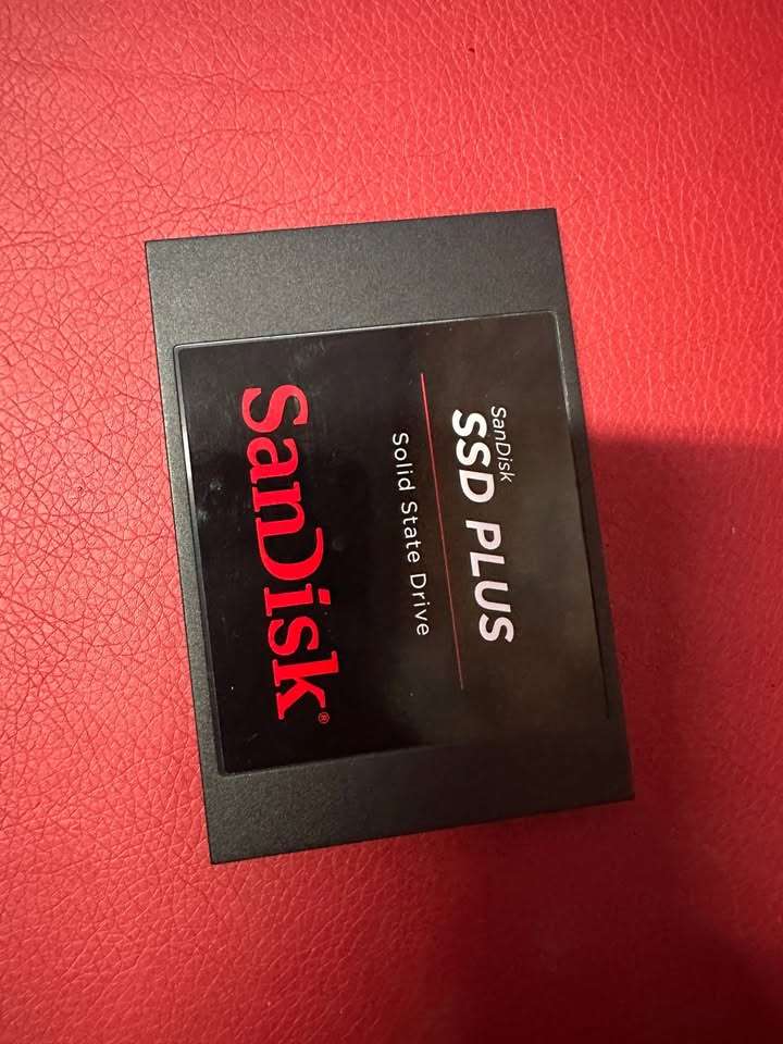 SanDisk Plus 2.5-inch 1000GB Serial ATA III SLC Internal SSD SDSSDA-1000G-G26