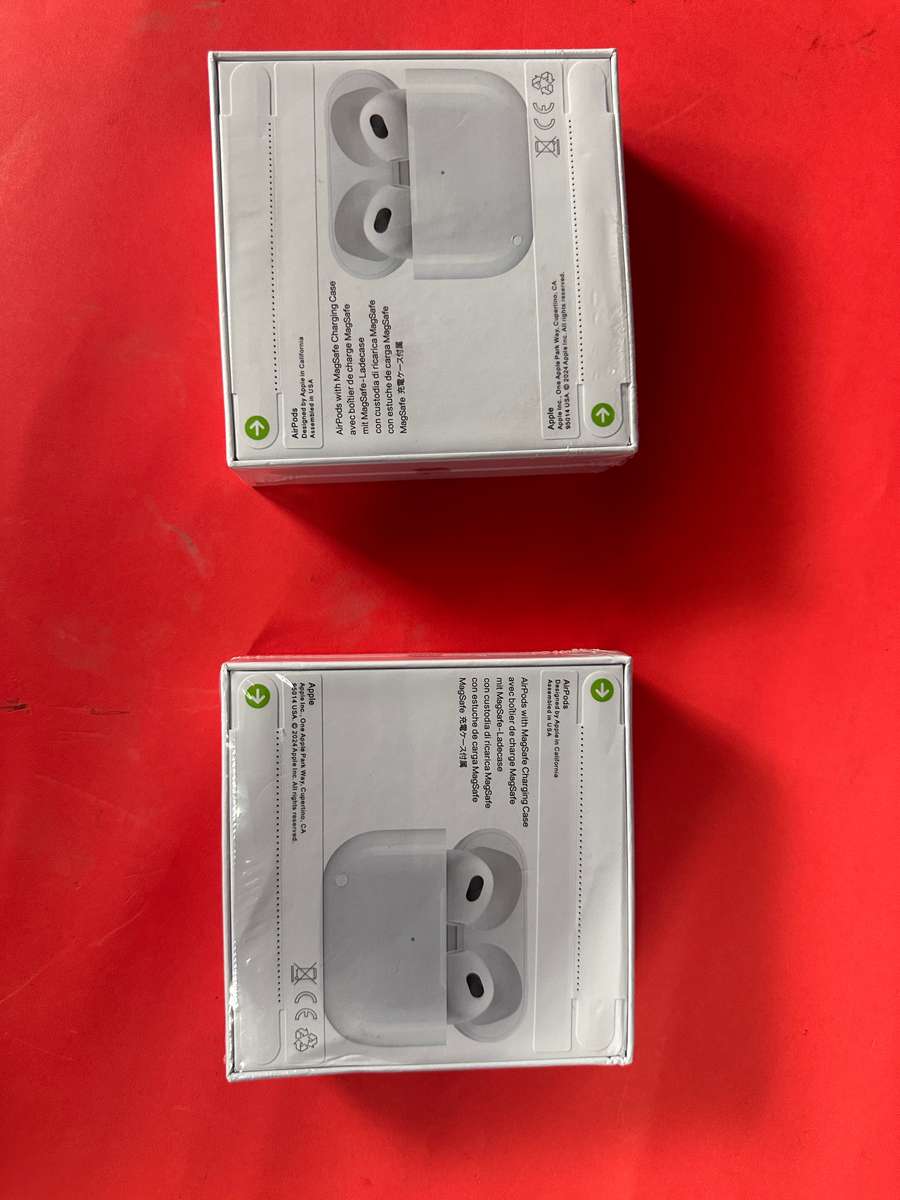 Apple AirPods (3rd generation) with MagSafe Charging Case