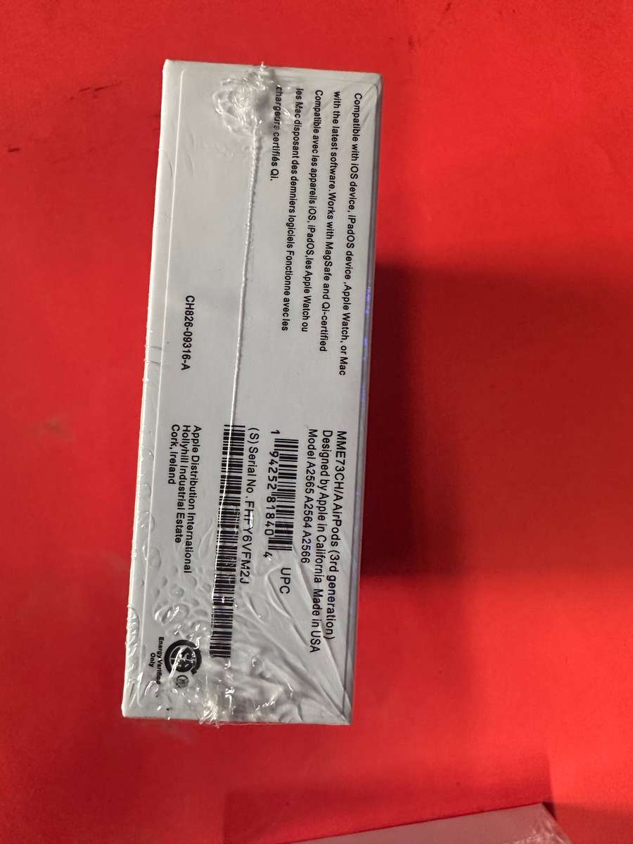 Apple AirPods (3rd generation) with MagSafe Charging Case