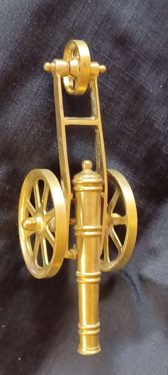 STUNNING VINTAGE BRASS MODEL CANNON