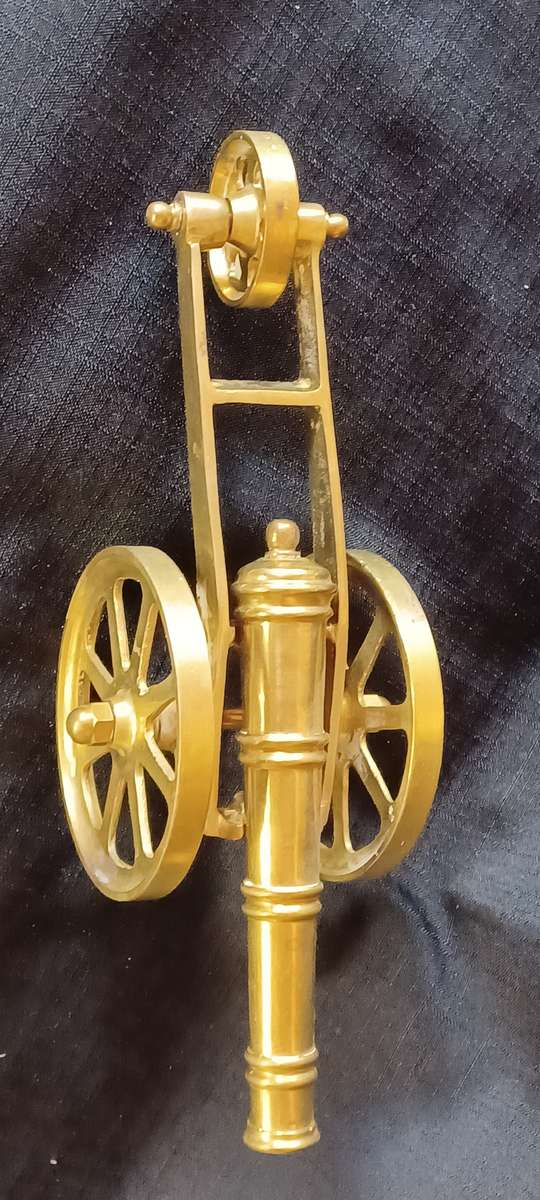 STUNNING VINTAGE BRASS MODEL CANNON