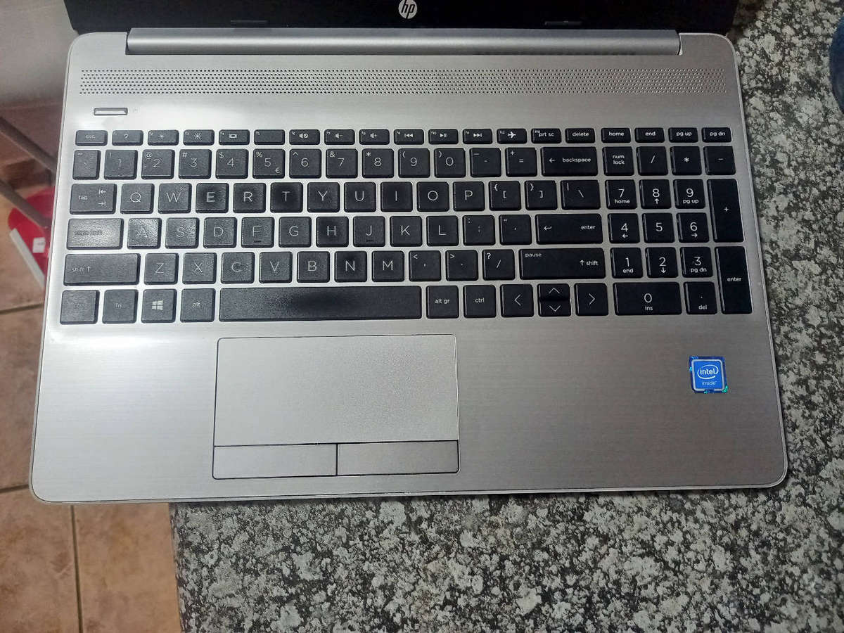 HP G8 LAPTOP FOR SALE
