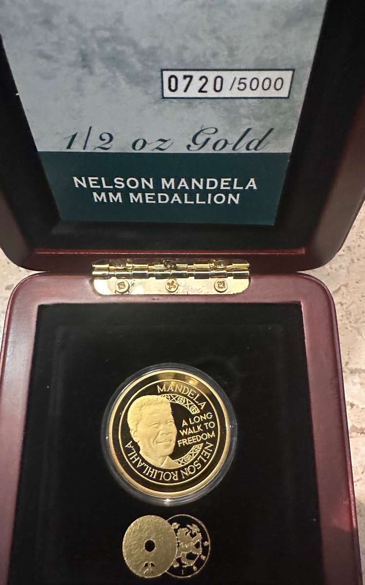 Proof 2010 Mandela 1/2 gold 24ct medallion coin with box and COA Mint of Norway