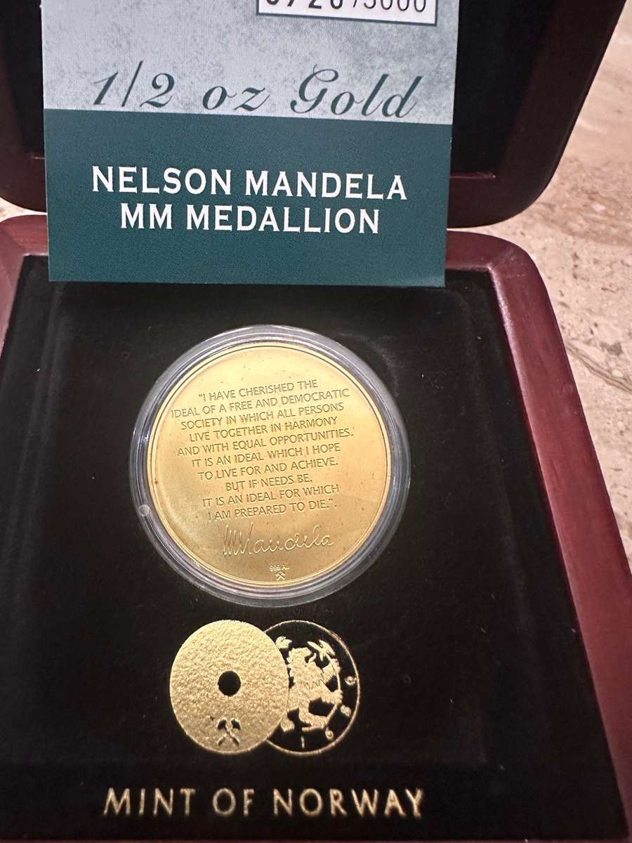 Proof 2010 Mandela 1/2 gold 24ct medallion coin with box and COA Mint of Norway