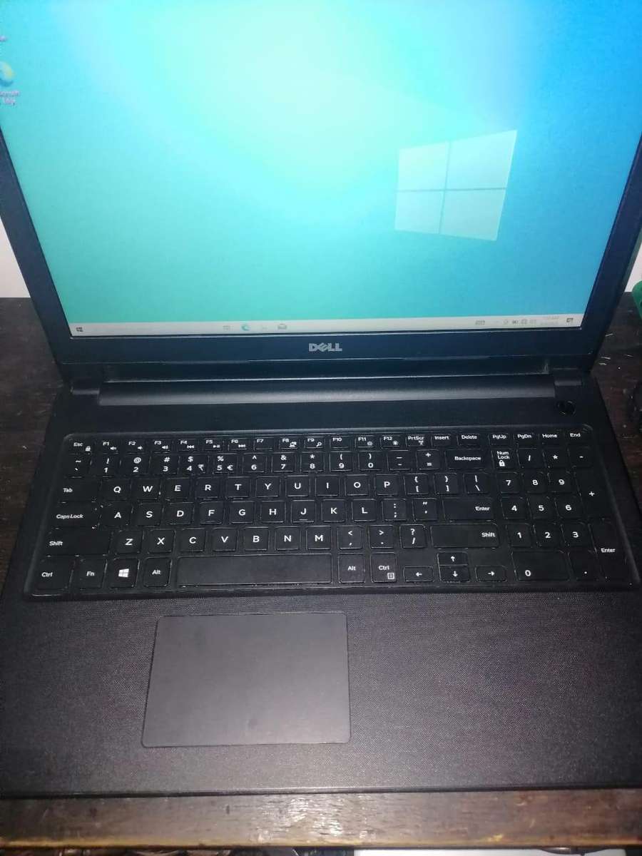 Dell Inspiron 15 Laptop with Core i3, 4GB RAM and 1000GB Hard drive