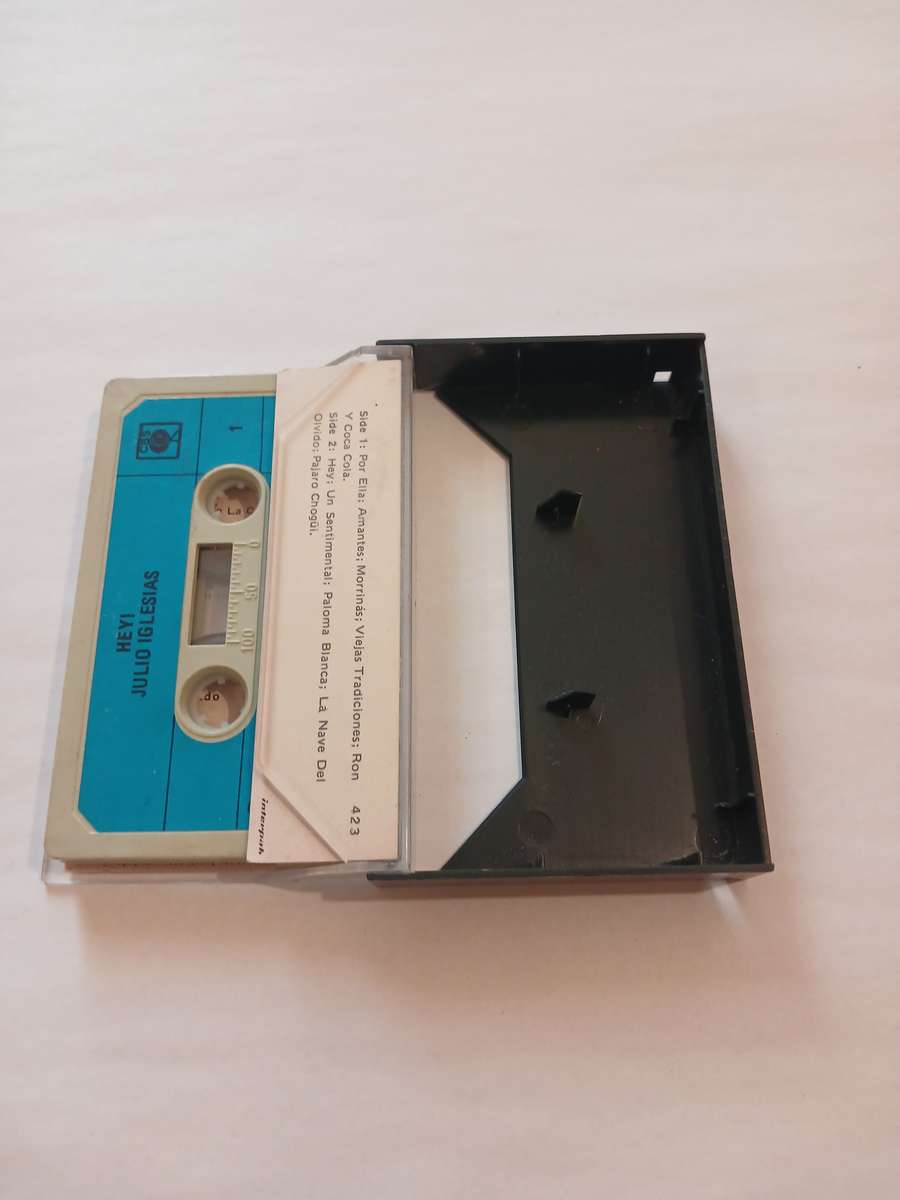 Julio Iglesias, Hey Cassette
