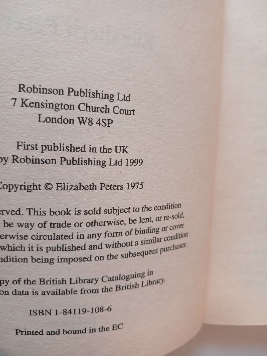 Elizabeth Peters, Crocodile on the Sandbank