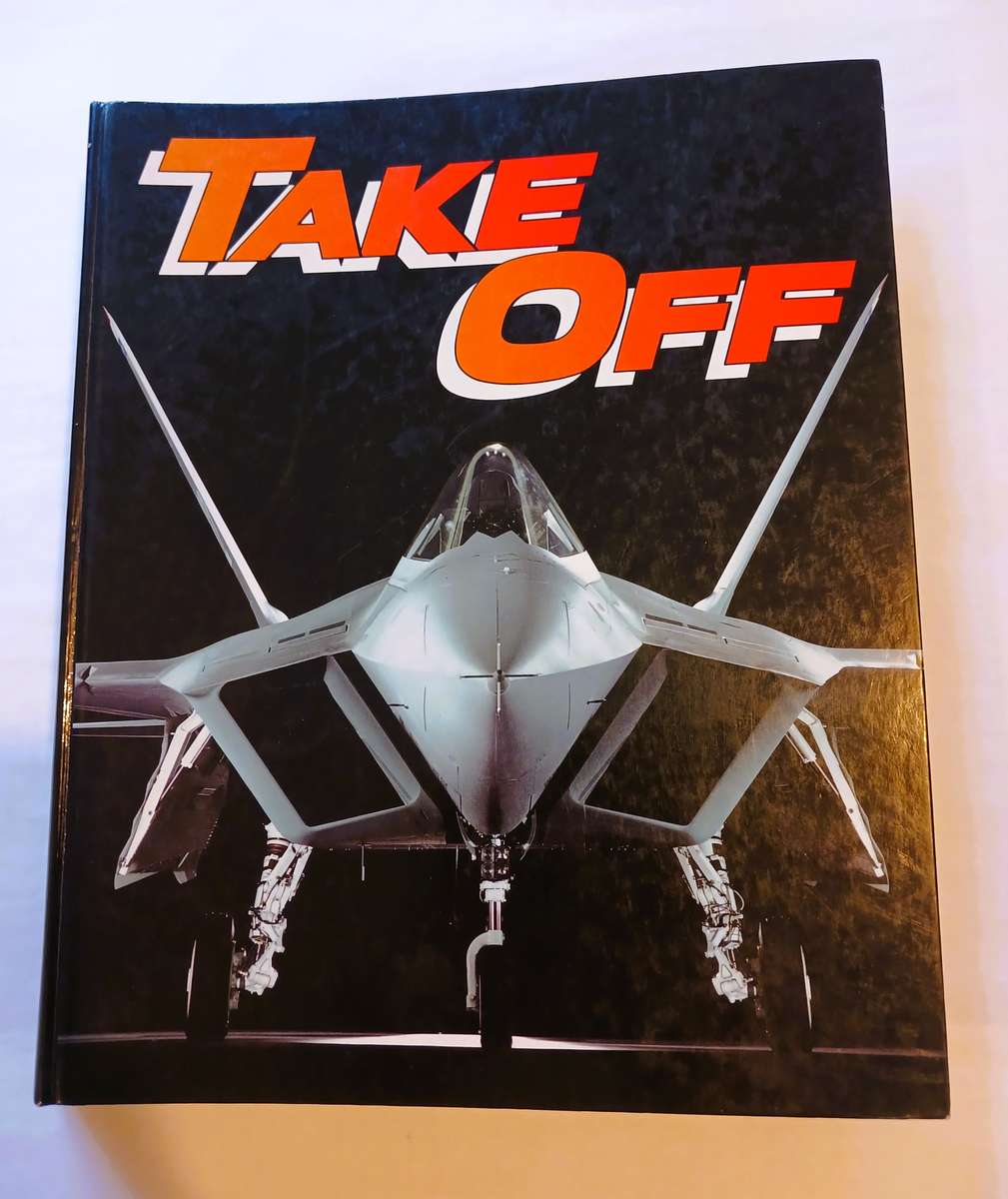 Airplane, The Complete Aviation Encyclopedia, Binder plus 14 Manazines