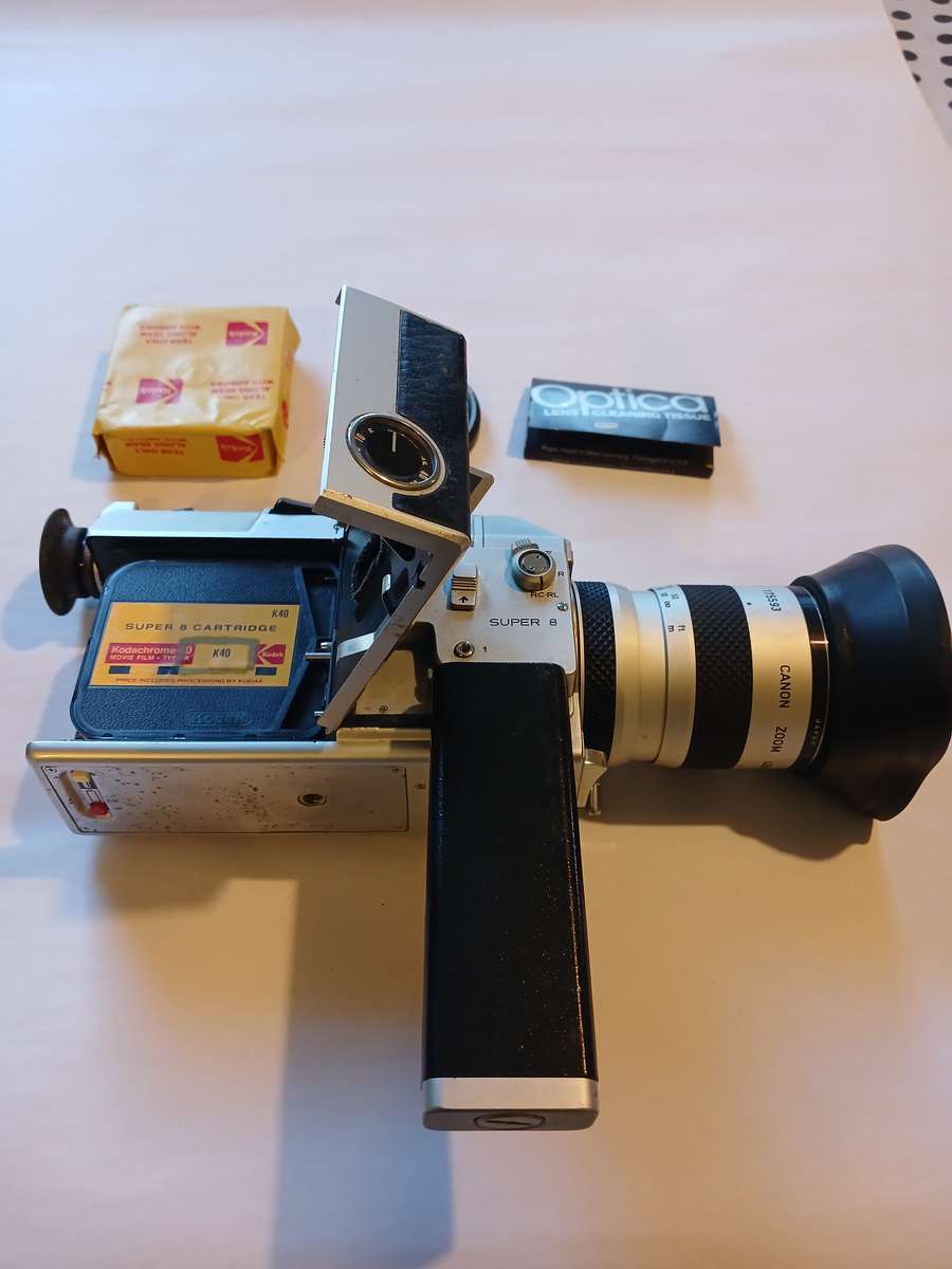 Canon Super 8, Auto Zoom 814 Movie Camera