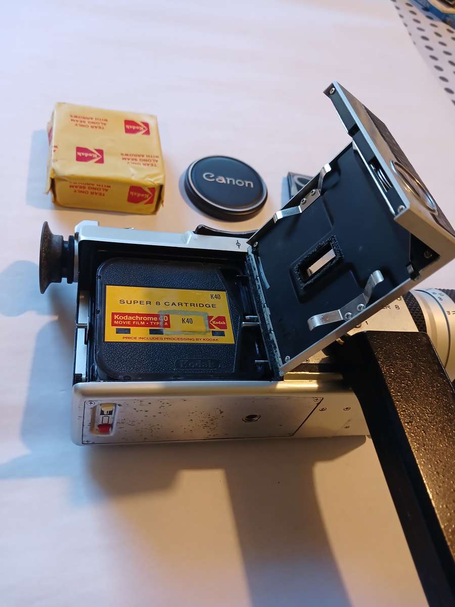 Canon Super 8, Auto Zoom 814 Movie Camera