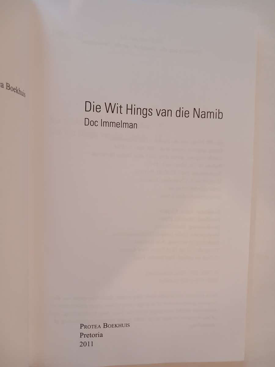 Die Wit Hings van die Namib by Doc Immelman