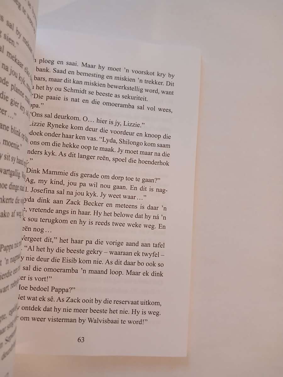 Die Wit Hings van die Namib by Doc Immelman