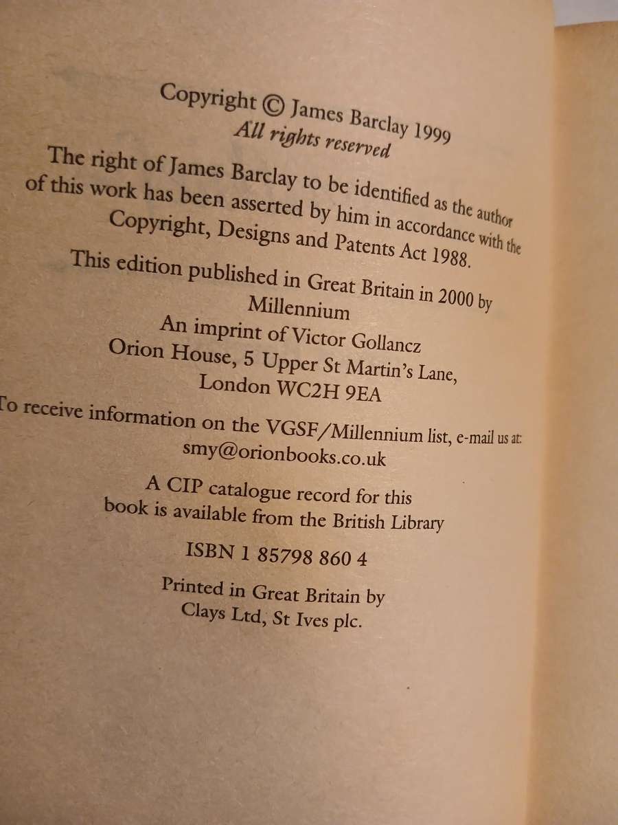 Dawnthief, Book One, the Chronicles of the Raven by James Barclay