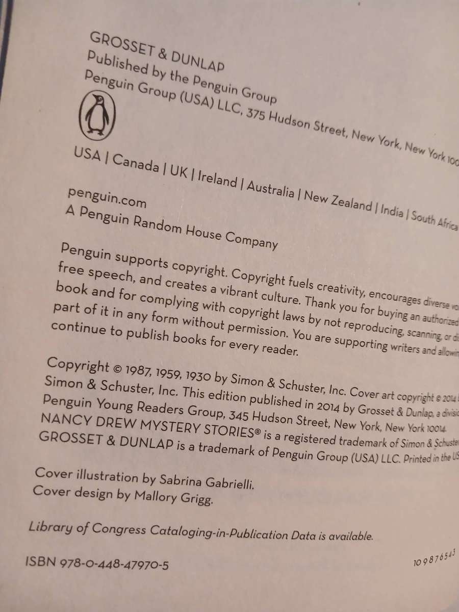 The Hidden Staircase by Carolyn Keene, Nancy Drew