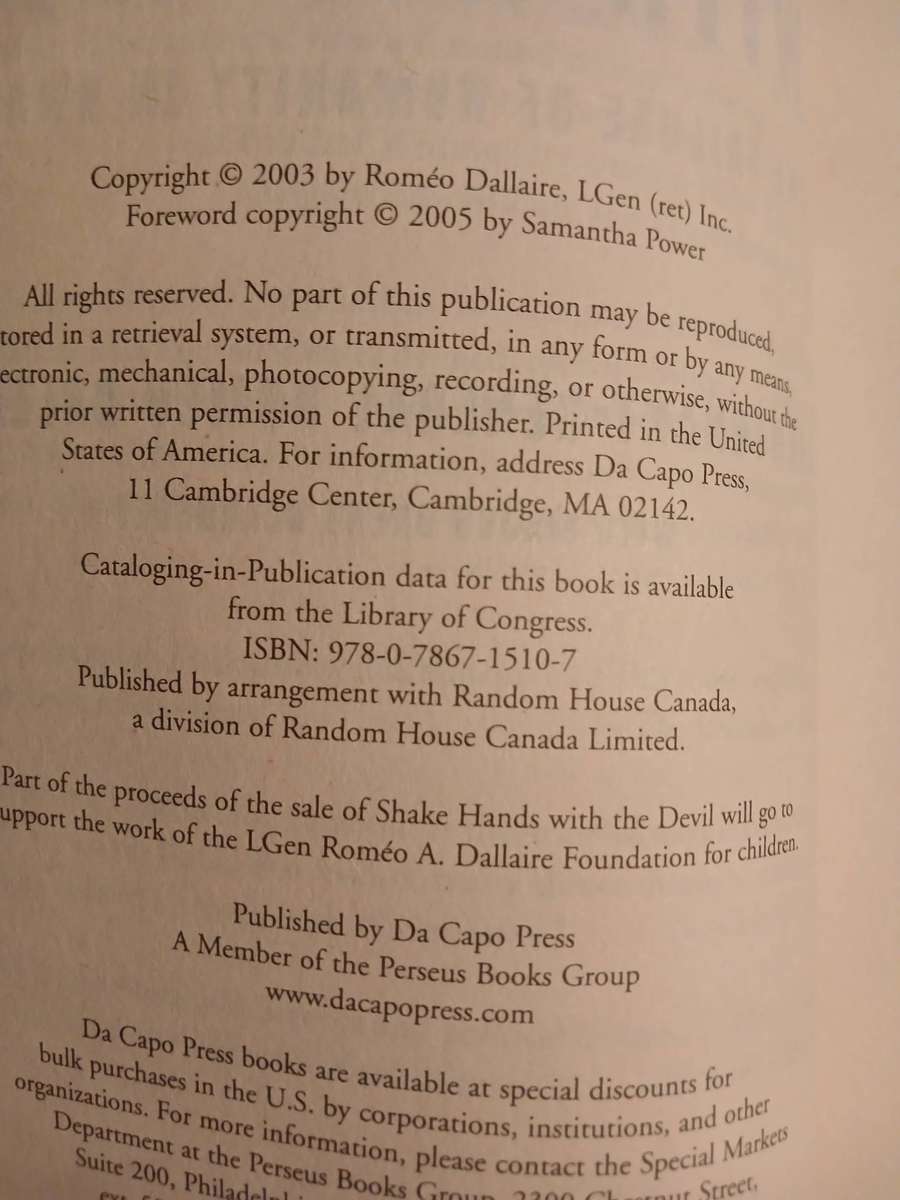 Shake Hands with the Devil by Lieutenant-General Romeo Dallaire with Major Brent Beardsley