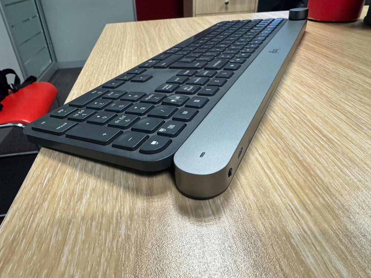 Logitech Craft Premium Wireless Keyboard
